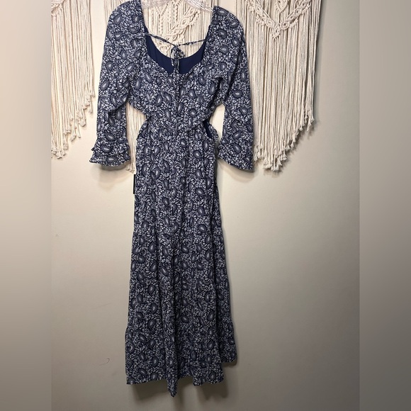 Lulu's Navy Floral Long Sleeve Dress - Picture 2 of 7